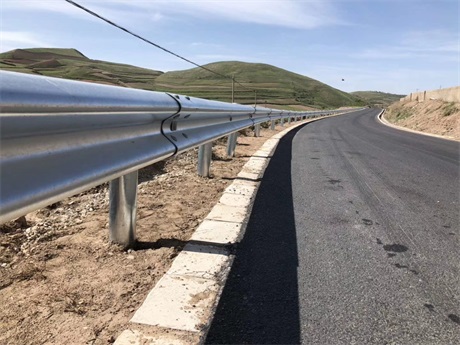 ���λ���