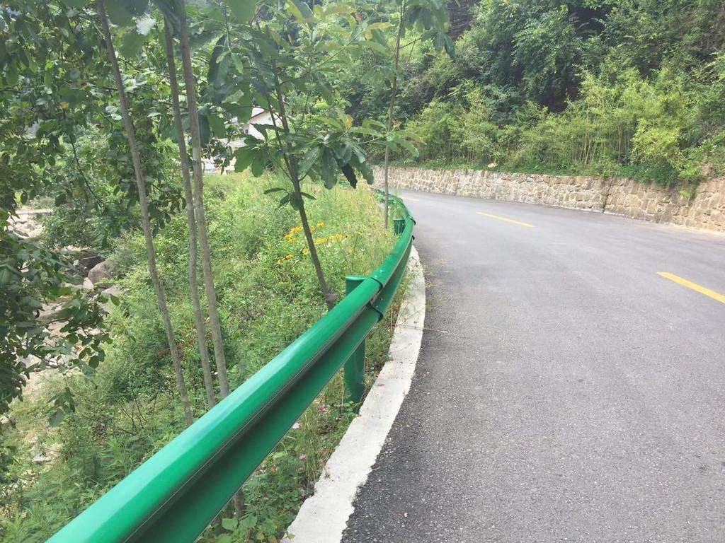 ���λ���